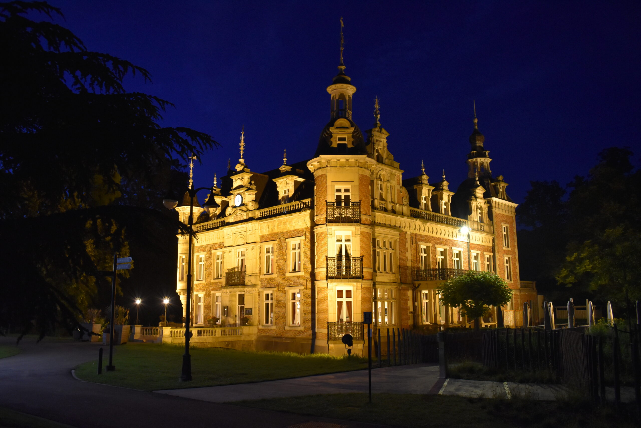 Side view of the castle during the night